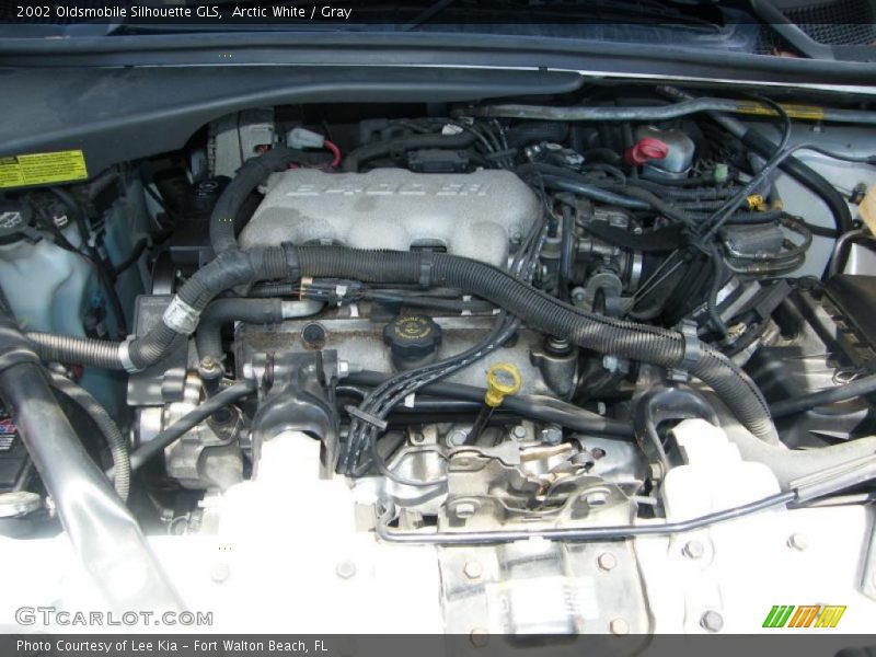 Arctic White / Gray 2002 Oldsmobile Silhouette GLS