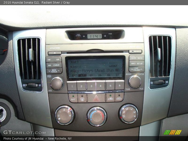 Radiant Silver / Gray 2010 Hyundai Sonata GLS
