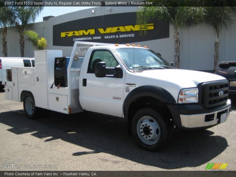 Oxford White / Medium Flint 2007 Ford F550 Super Duty XL Regular Cab Utility Truck