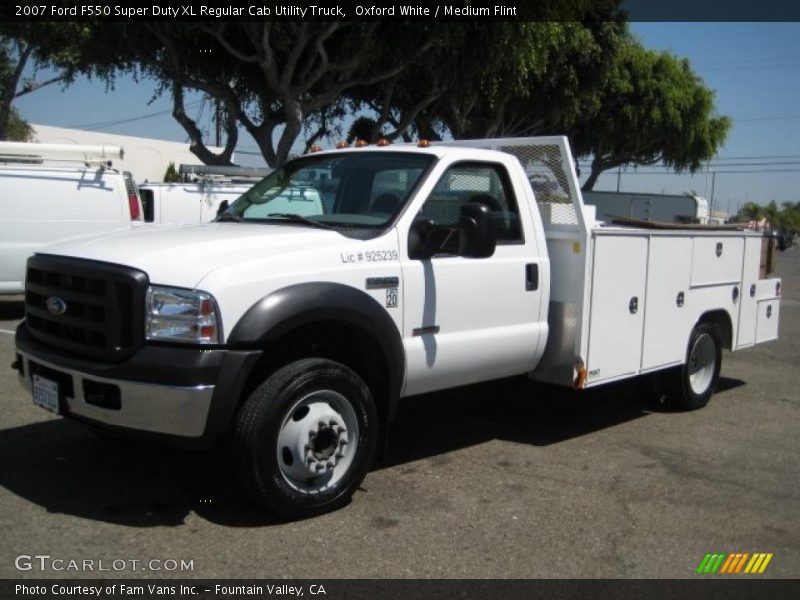 Oxford White / Medium Flint 2007 Ford F550 Super Duty XL Regular Cab Utility Truck