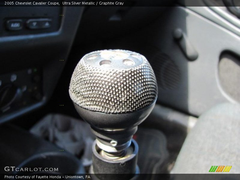 Ultra Silver Metallic / Graphite Gray 2005 Chevrolet Cavalier Coupe