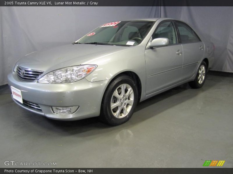 Lunar Mist Metallic / Gray 2005 Toyota Camry XLE V6
