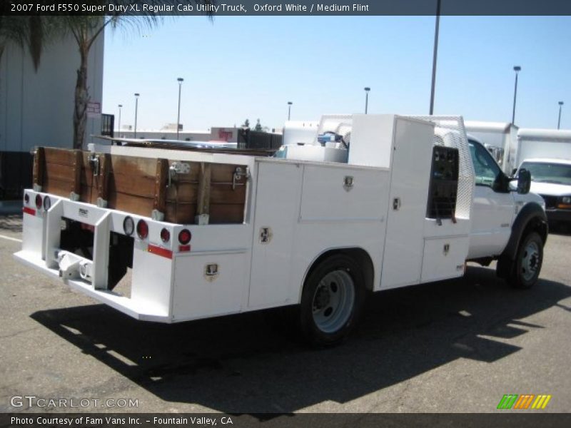 Oxford White / Medium Flint 2007 Ford F550 Super Duty XL Regular Cab Utility Truck