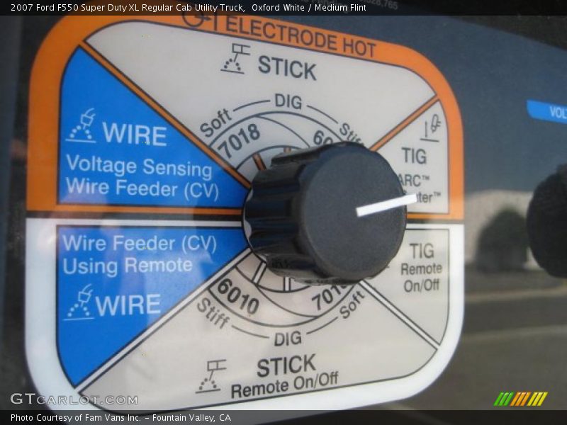 Oxford White / Medium Flint 2007 Ford F550 Super Duty XL Regular Cab Utility Truck