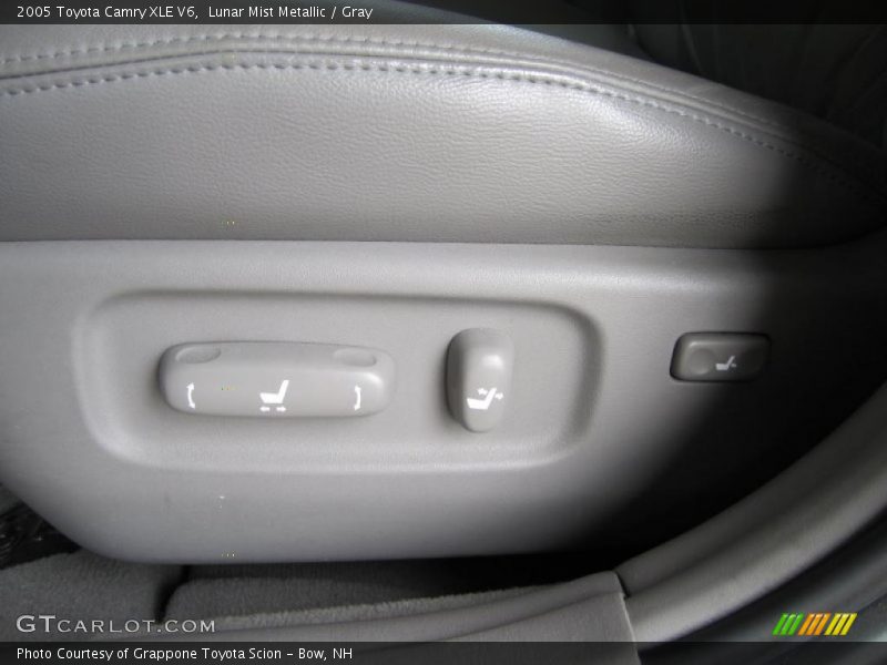 Lunar Mist Metallic / Gray 2005 Toyota Camry XLE V6