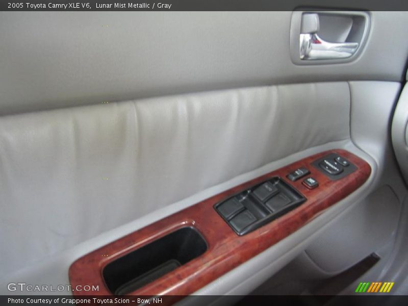Lunar Mist Metallic / Gray 2005 Toyota Camry XLE V6