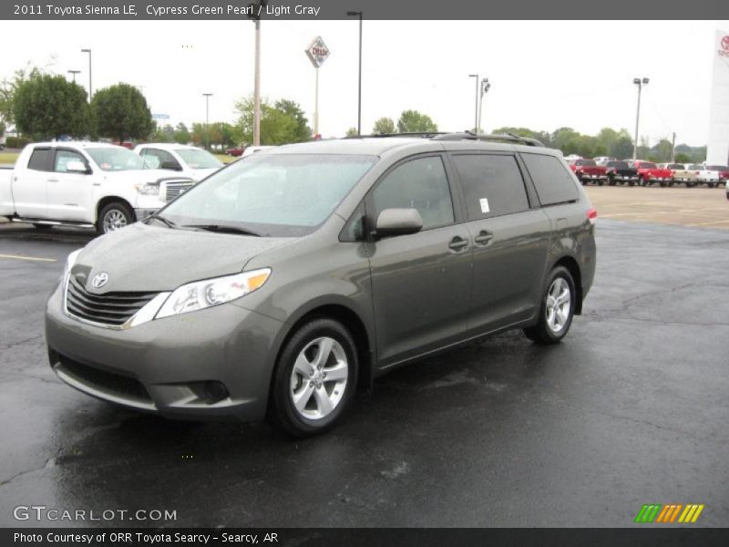 Cypress Green Pearl / Light Gray 2011 Toyota Sienna LE
