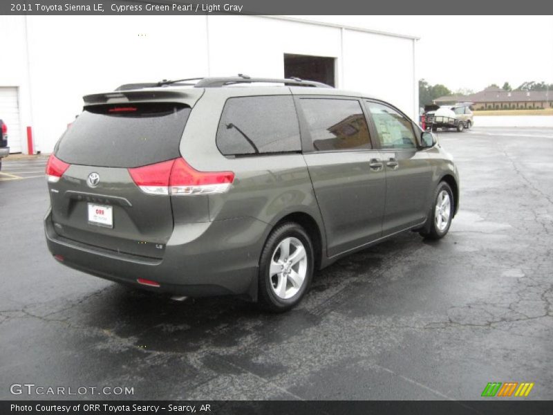 Cypress Green Pearl / Light Gray 2011 Toyota Sienna LE