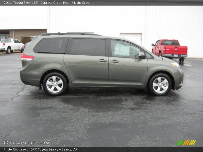 Cypress Green Pearl / Light Gray 2011 Toyota Sienna LE