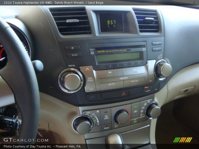Sandy Beach Metallic / Sand Beige 2010 Toyota Highlander V6 4WD