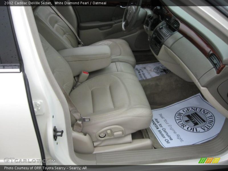 White Diamond Pearl / Oatmeal 2002 Cadillac DeVille Sedan