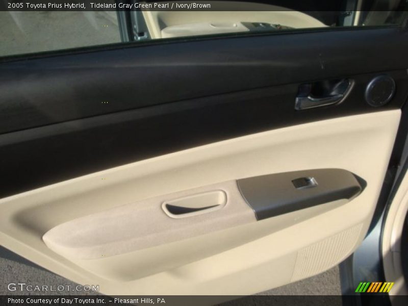 Tideland Gray Green Pearl / Ivory/Brown 2005 Toyota Prius Hybrid