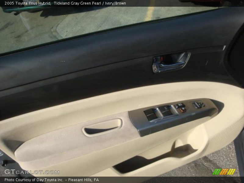Tideland Gray Green Pearl / Ivory/Brown 2005 Toyota Prius Hybrid
