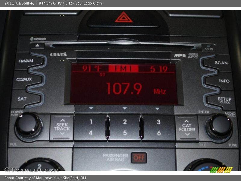 Titanium Gray / Black Soul Logo Cloth 2011 Kia Soul +
