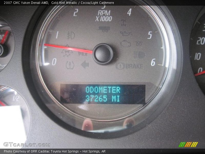 Gold Mist Metallic / Cocoa/Light Cashmere 2007 GMC Yukon Denali AWD
