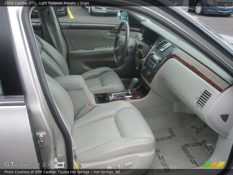 Light Platinum Metallic / Shale 2006 Cadillac DTS
