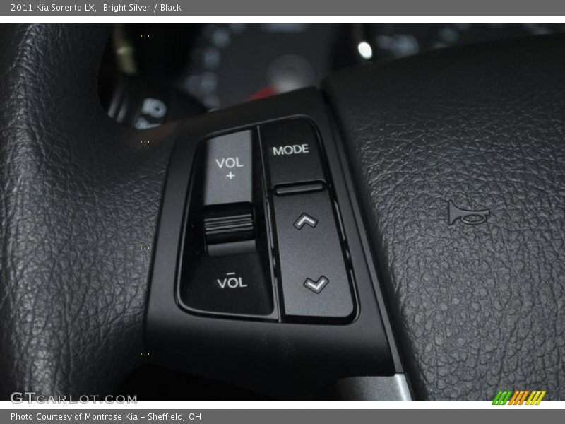 Bright Silver / Black 2011 Kia Sorento LX