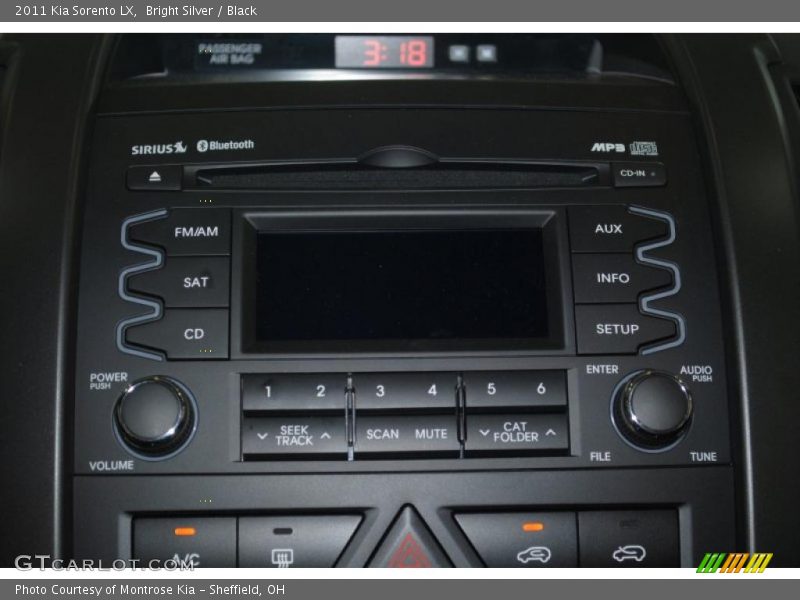 Bright Silver / Black 2011 Kia Sorento LX