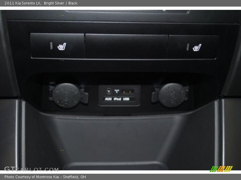 Bright Silver / Black 2011 Kia Sorento LX