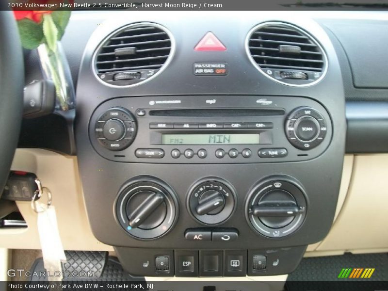 Harvest Moon Beige / Cream 2010 Volkswagen New Beetle 2.5 Convertible