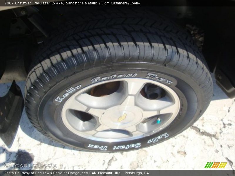 Sandstone Metallic / Light Cashmere/Ebony 2007 Chevrolet TrailBlazer LS 4x4