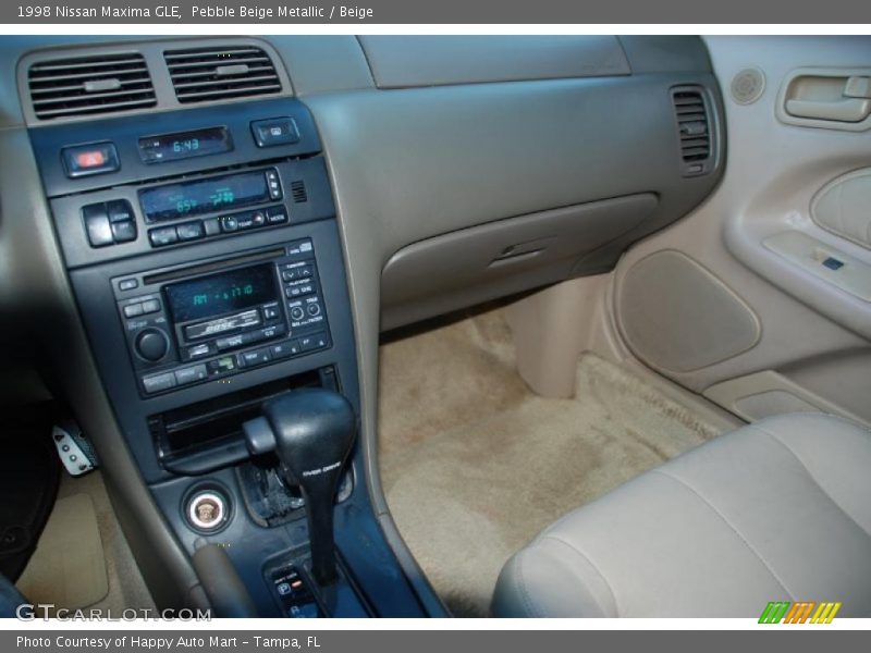 Pebble Beige Metallic / Beige 1998 Nissan Maxima GLE