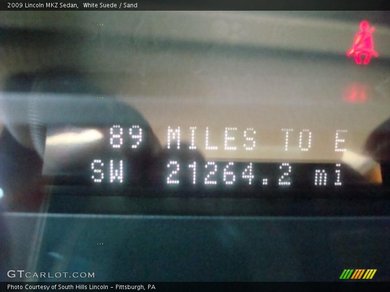 White Suede / Sand 2009 Lincoln MKZ Sedan