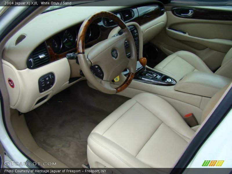 White Onyx / Sand 2004 Jaguar XJ XJ8