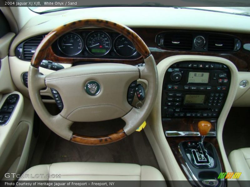 White Onyx / Sand 2004 Jaguar XJ XJ8