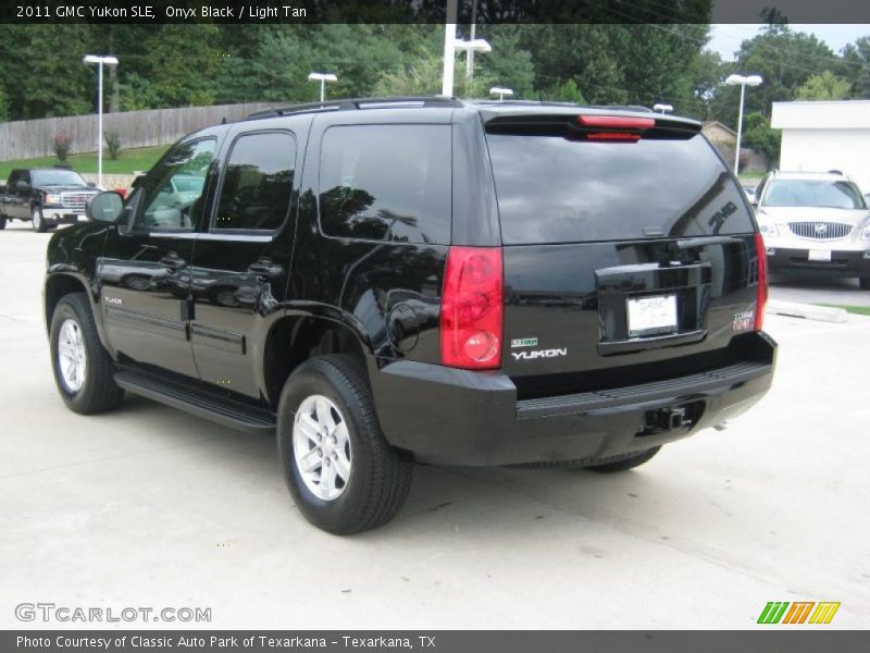 Onyx Black / Light Tan 2011 GMC Yukon SLE