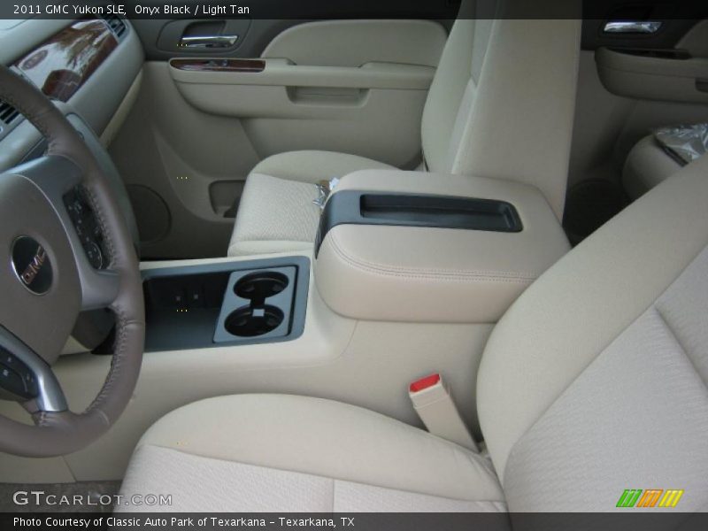 Onyx Black / Light Tan 2011 GMC Yukon SLE