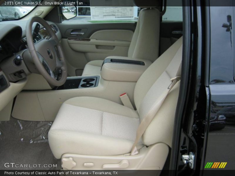 Onyx Black / Light Tan 2011 GMC Yukon SLE