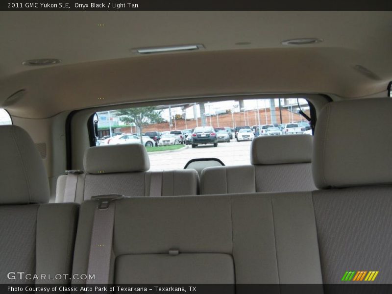 Onyx Black / Light Tan 2011 GMC Yukon SLE