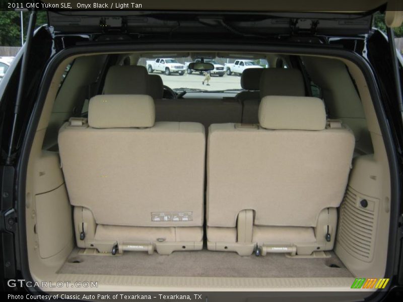 Onyx Black / Light Tan 2011 GMC Yukon SLE