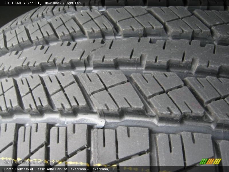 Onyx Black / Light Tan 2011 GMC Yukon SLE