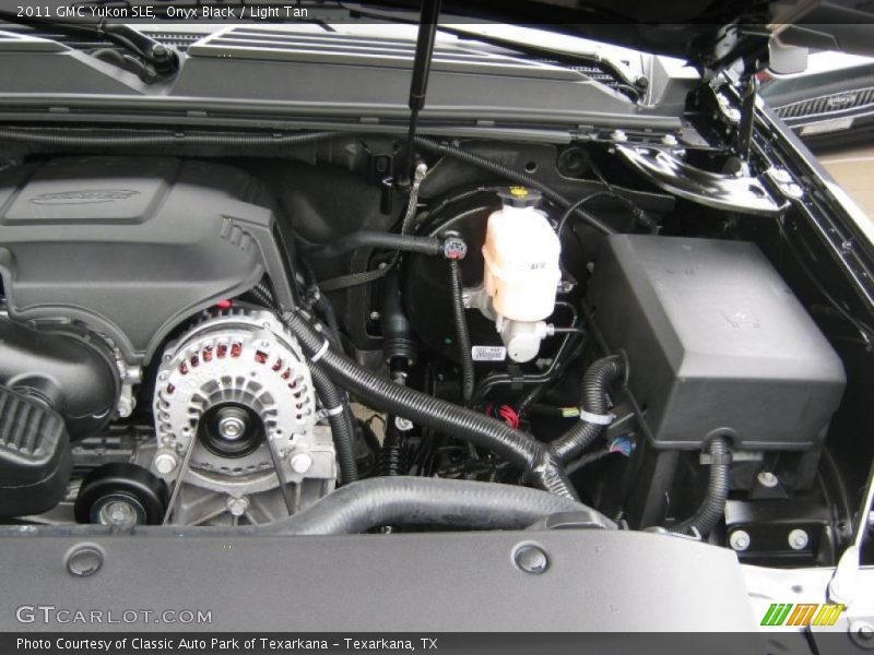 Onyx Black / Light Tan 2011 GMC Yukon SLE