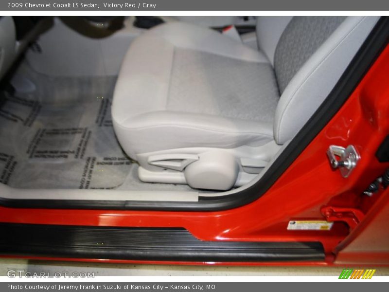 Victory Red / Gray 2009 Chevrolet Cobalt LS Sedan
