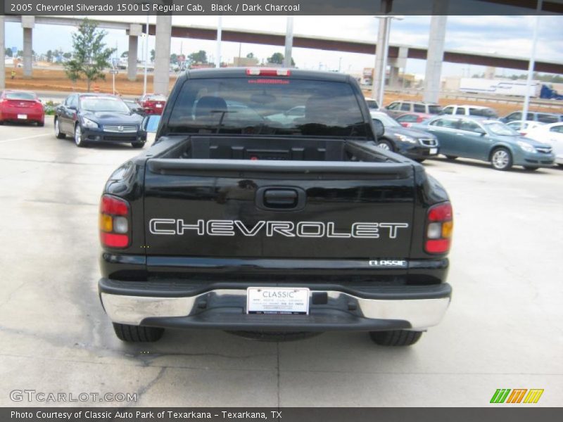 Black / Dark Charcoal 2005 Chevrolet Silverado 1500 LS Regular Cab