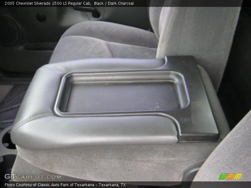 Black / Dark Charcoal 2005 Chevrolet Silverado 1500 LS Regular Cab