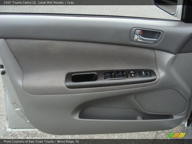 Lunar Mist Metallic / Gray 2005 Toyota Camry LE