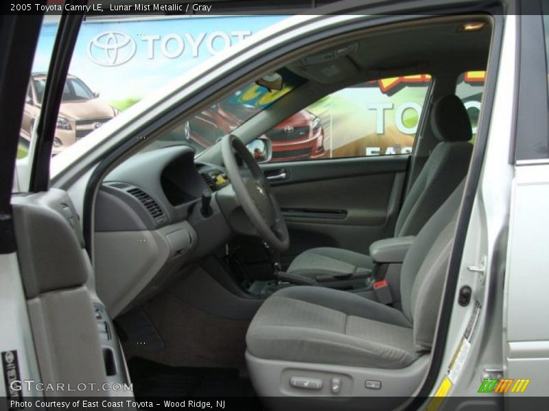 Lunar Mist Metallic / Gray 2005 Toyota Camry LE