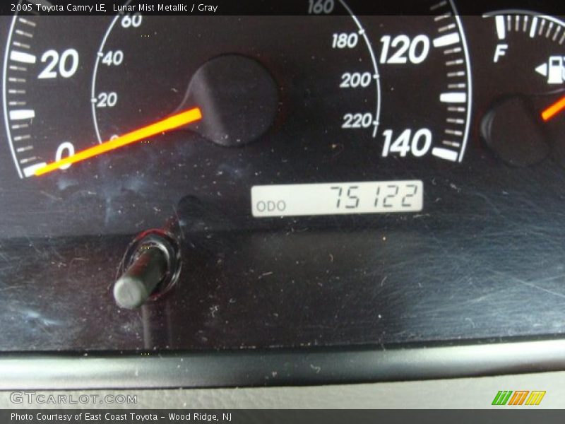 Lunar Mist Metallic / Gray 2005 Toyota Camry LE