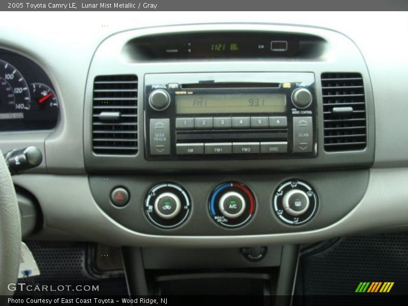 Lunar Mist Metallic / Gray 2005 Toyota Camry LE