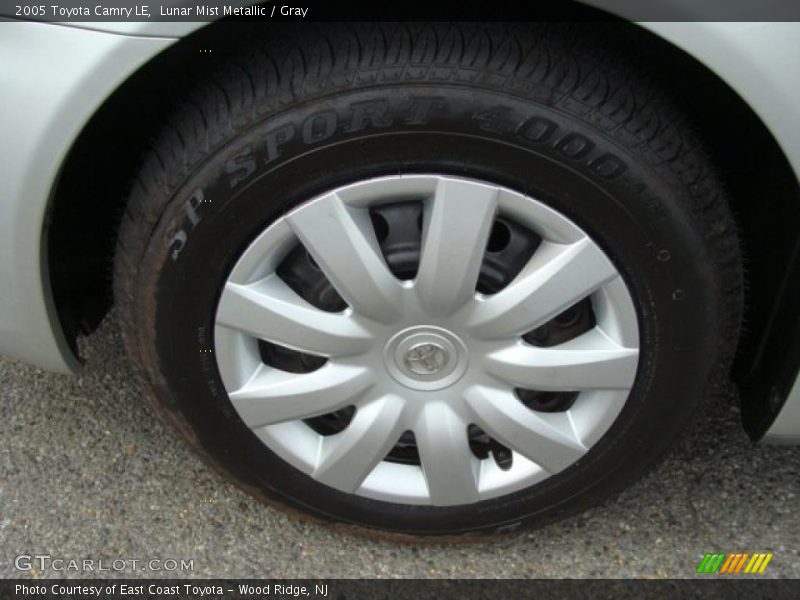 Lunar Mist Metallic / Gray 2005 Toyota Camry LE