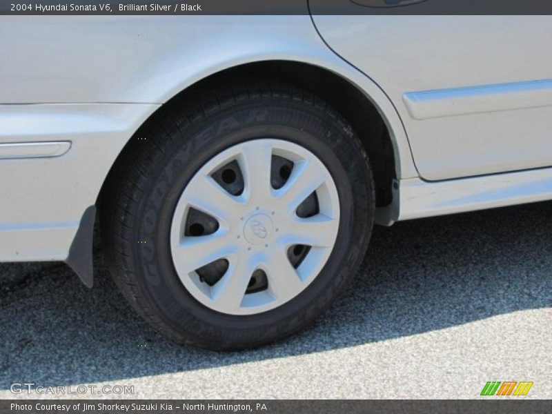 Brilliant Silver / Black 2004 Hyundai Sonata V6