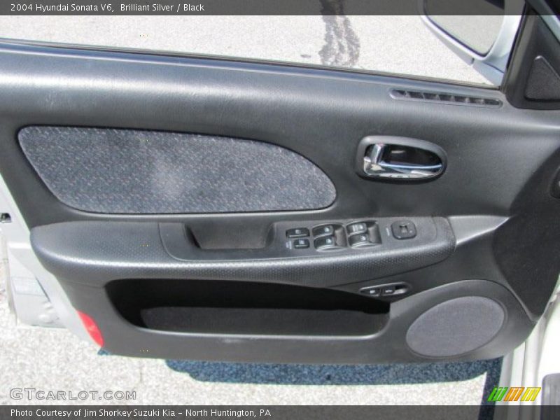 Brilliant Silver / Black 2004 Hyundai Sonata V6
