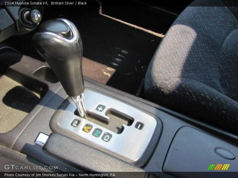 Brilliant Silver / Black 2004 Hyundai Sonata V6