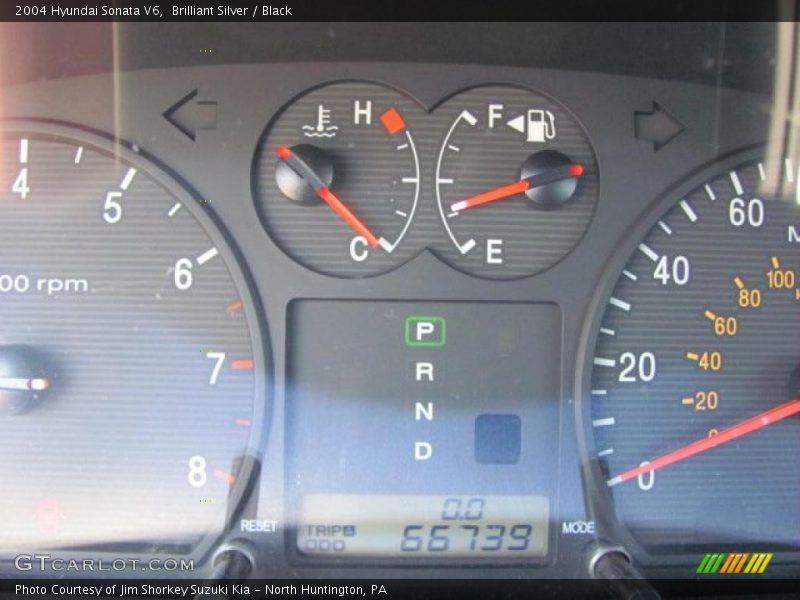 Brilliant Silver / Black 2004 Hyundai Sonata V6