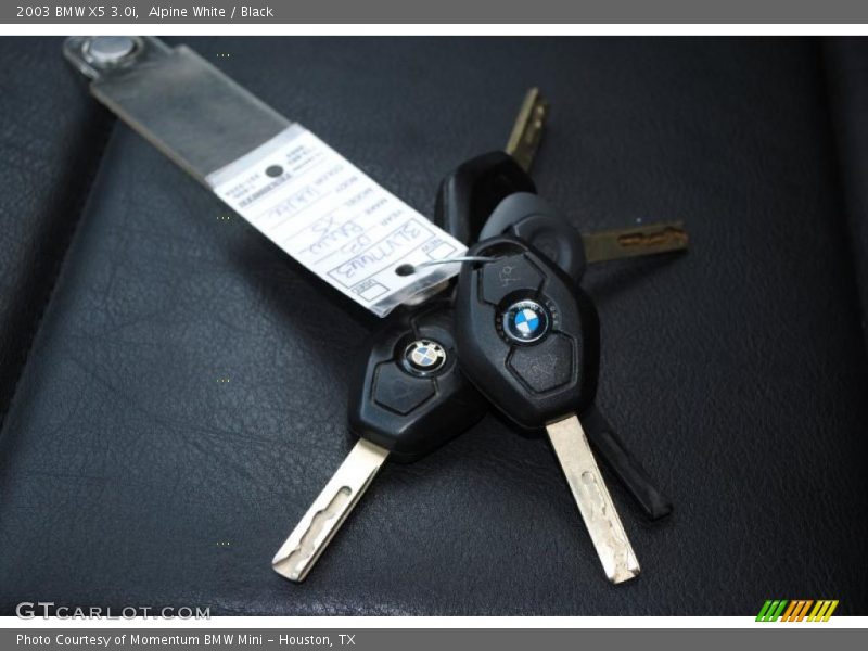 Alpine White / Black 2003 BMW X5 3.0i
