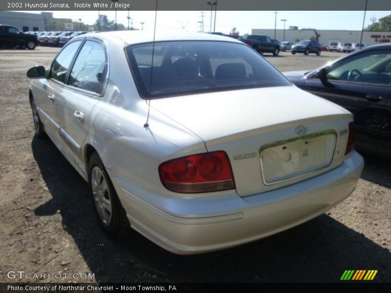 Noble White / Beige 2002 Hyundai Sonata